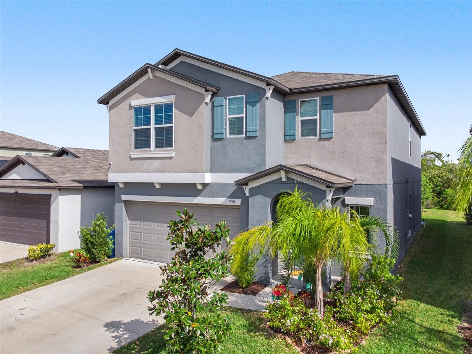 509 Royal Empress Dr photo 2