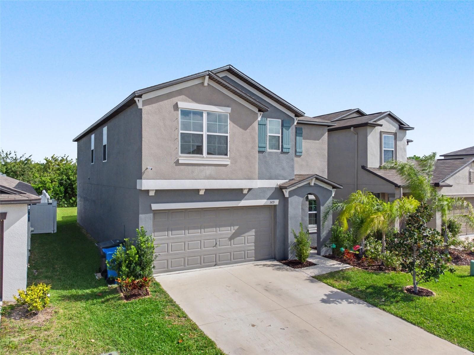 509 Royal Empress Dr photo 3
