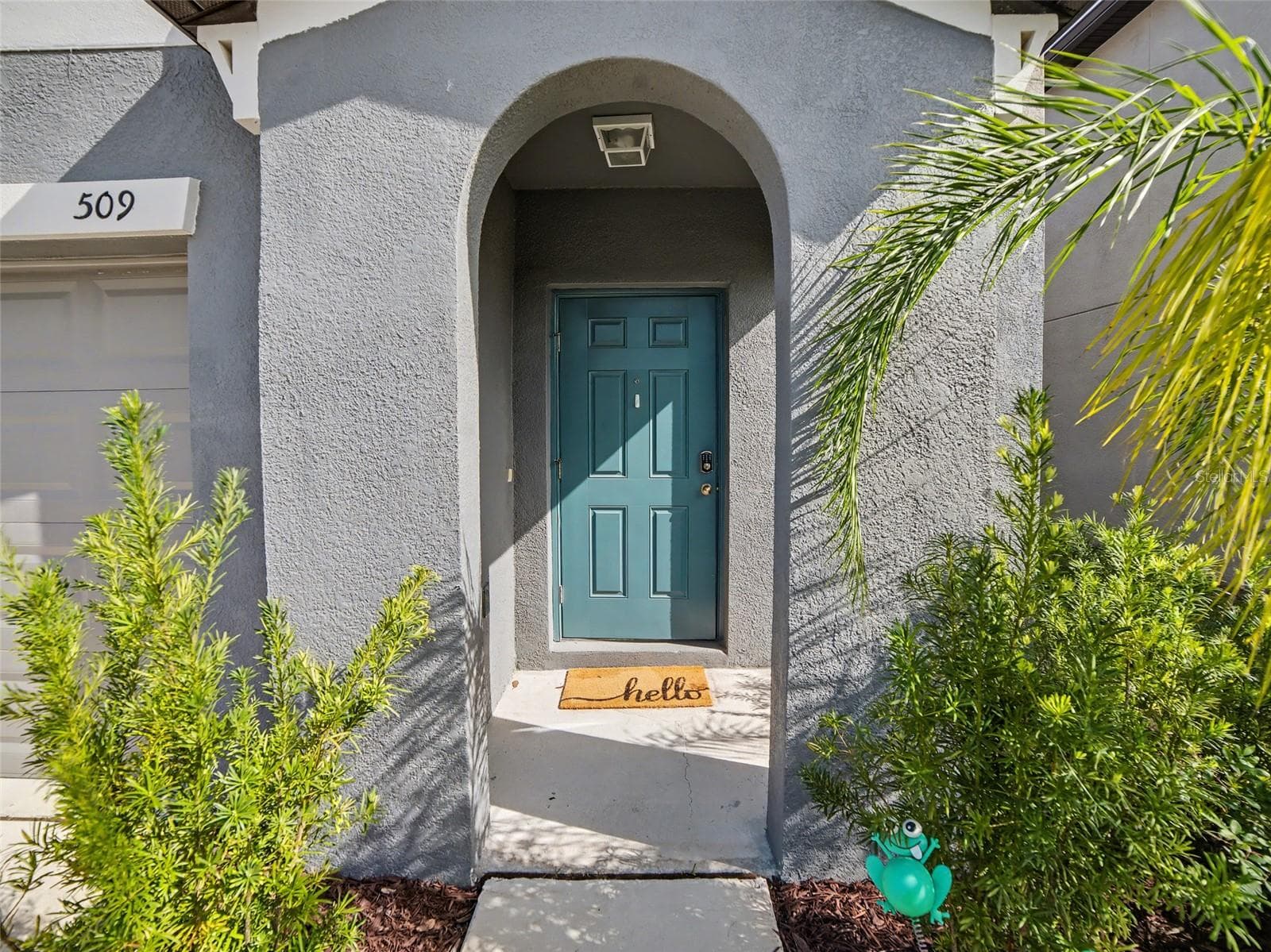 509 Royal Empress Dr photo 4