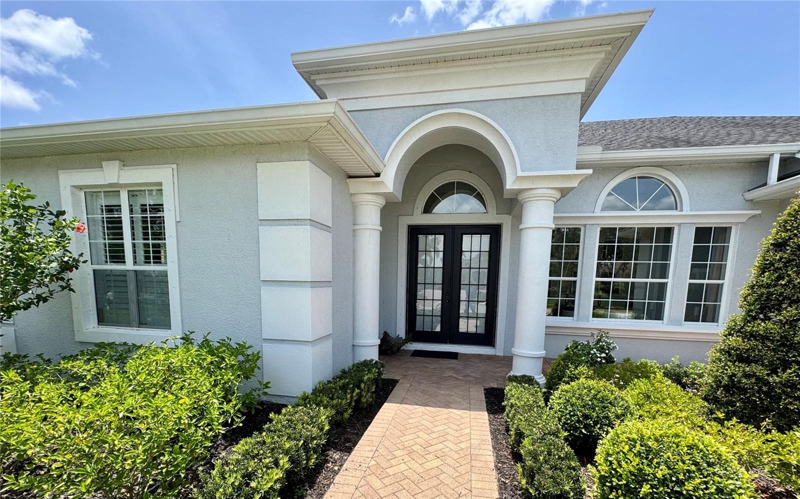 1539 Ormond Ter photo 2