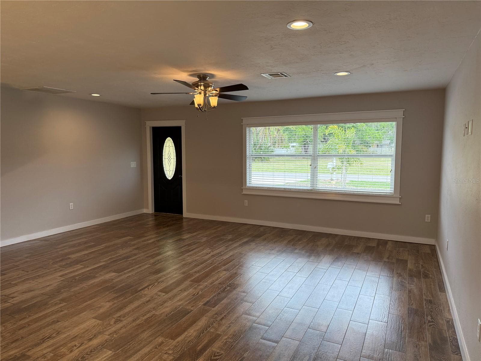 98 Dade Ave photo 5
