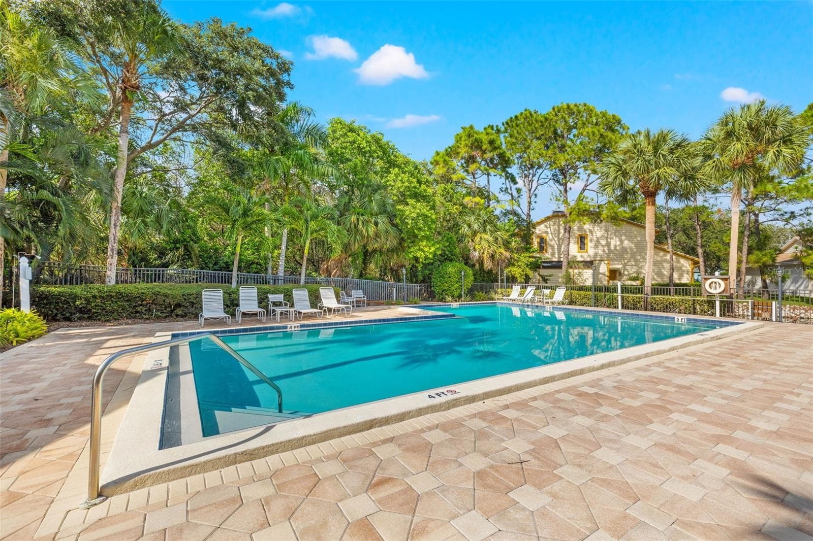 713 Caya Costa CT NE photo 2