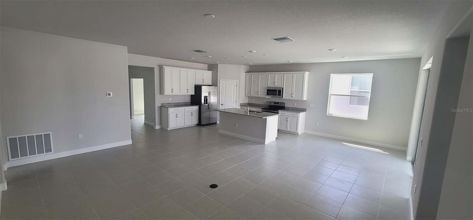 9273 Highland Hills Dr photo 2