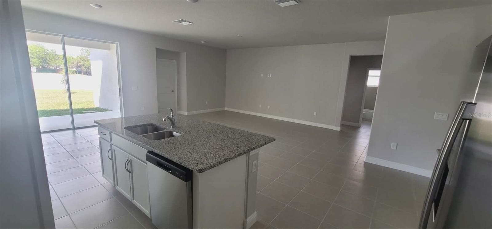 9273 Highland Hills Dr photo 3