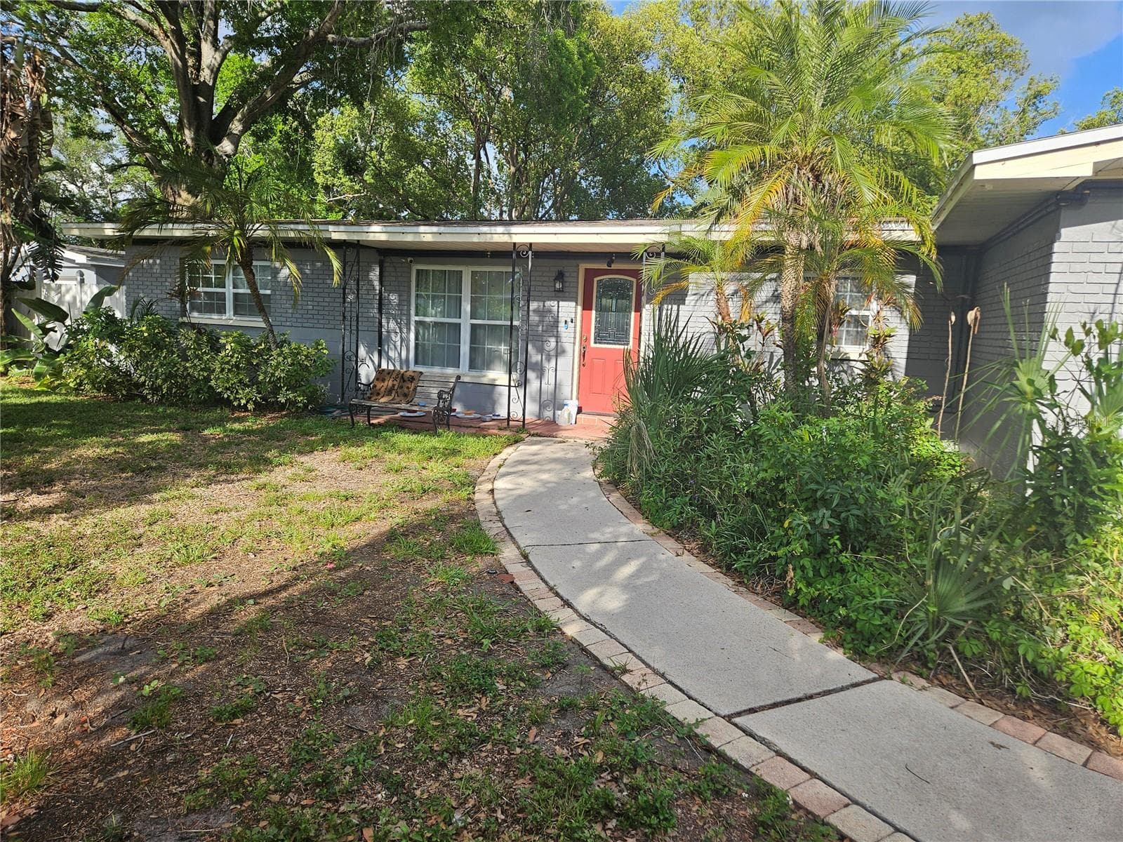 347 Country Club Dr photo 2