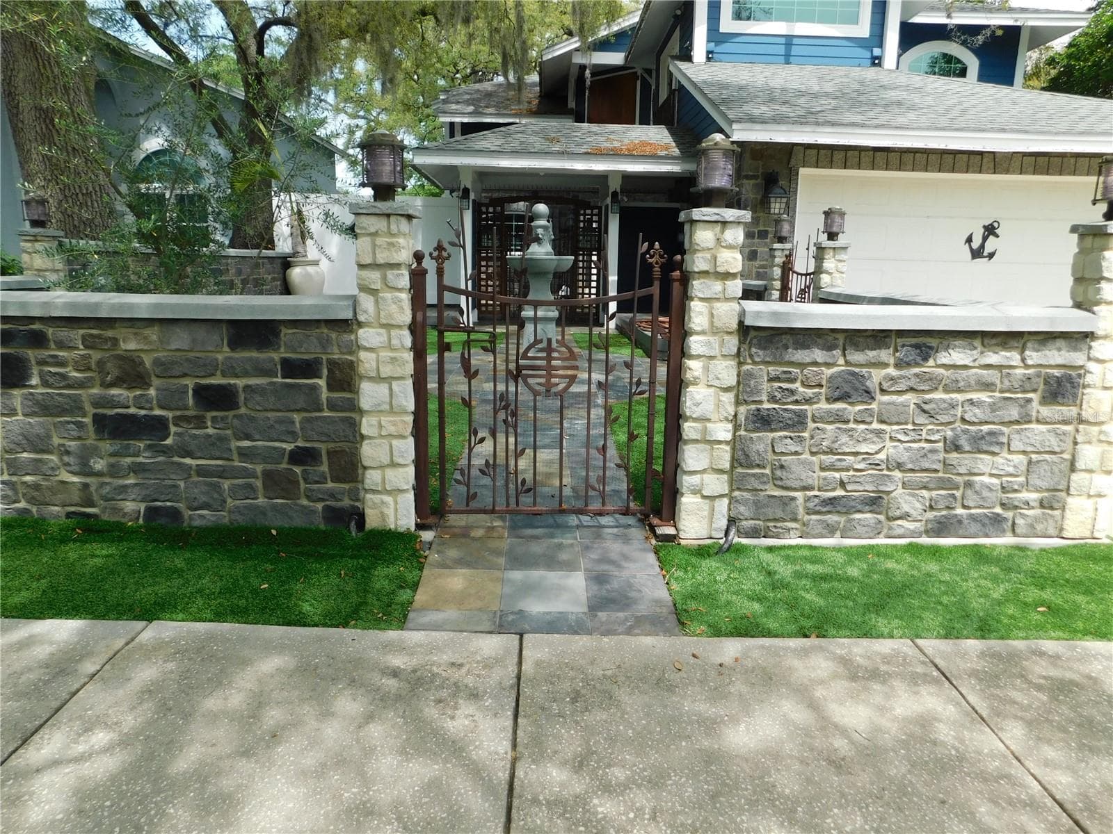 155 Marshall St photo 2