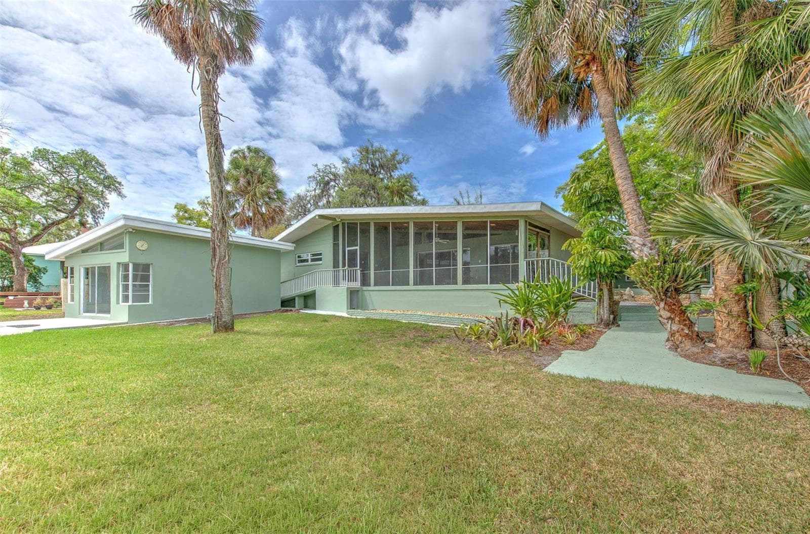 7102 Mandy Ln photo 3