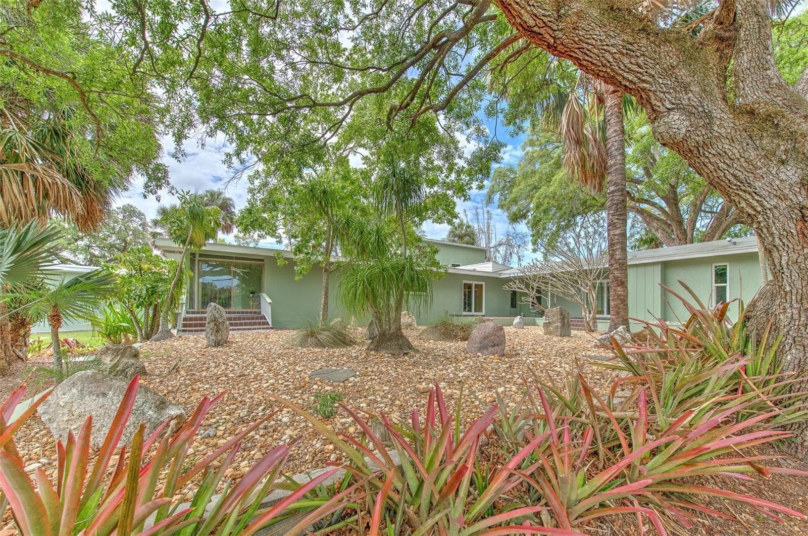 7102 Mandy Ln photo 5