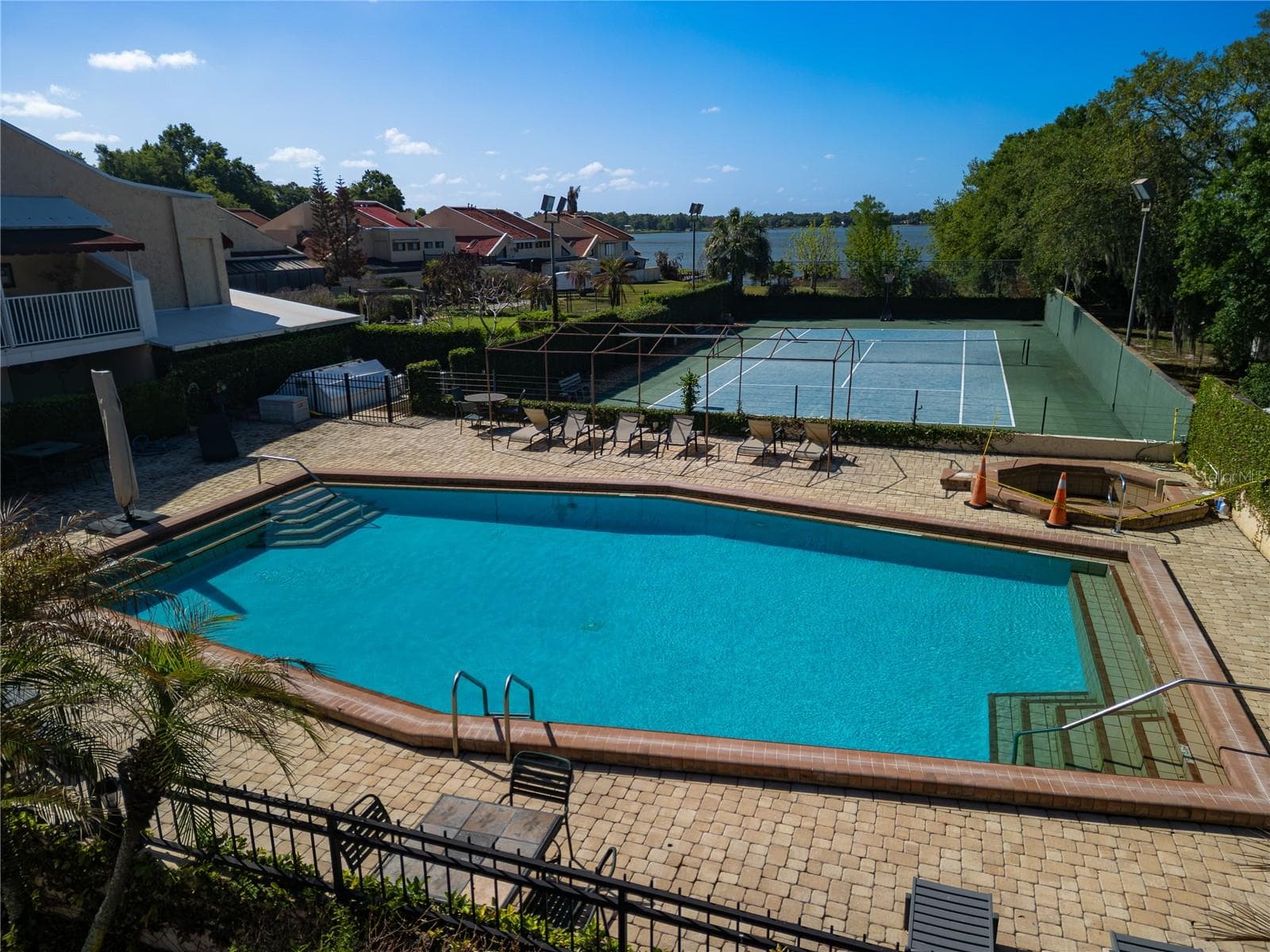 4 Casarena CT photo 2