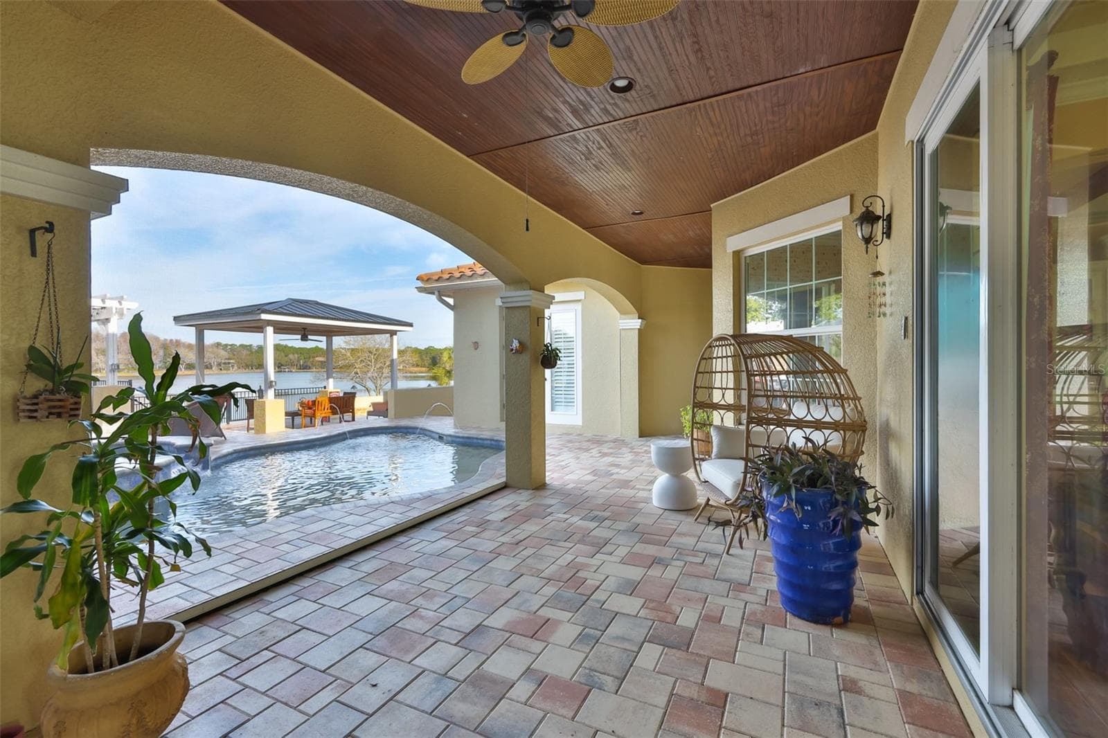 10517 Tarpon Springs Rd photo 4