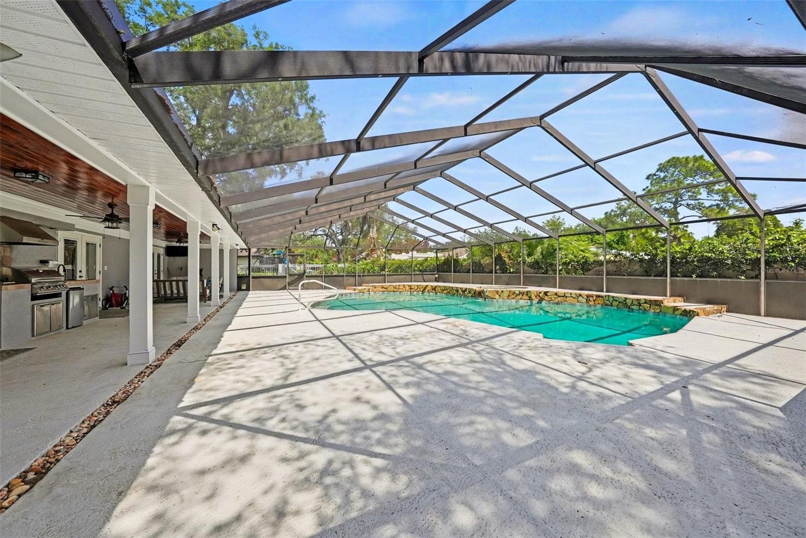 1009 Morfield Ln photo 5