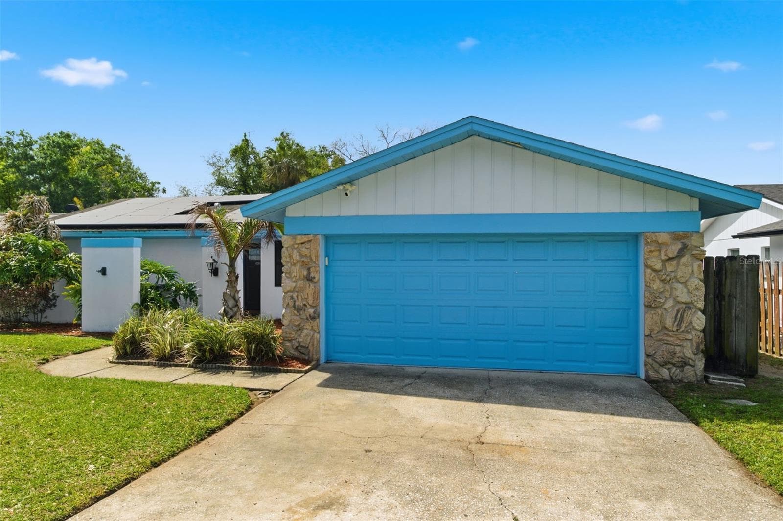 2816 Rustic Oaks Dr photo 2