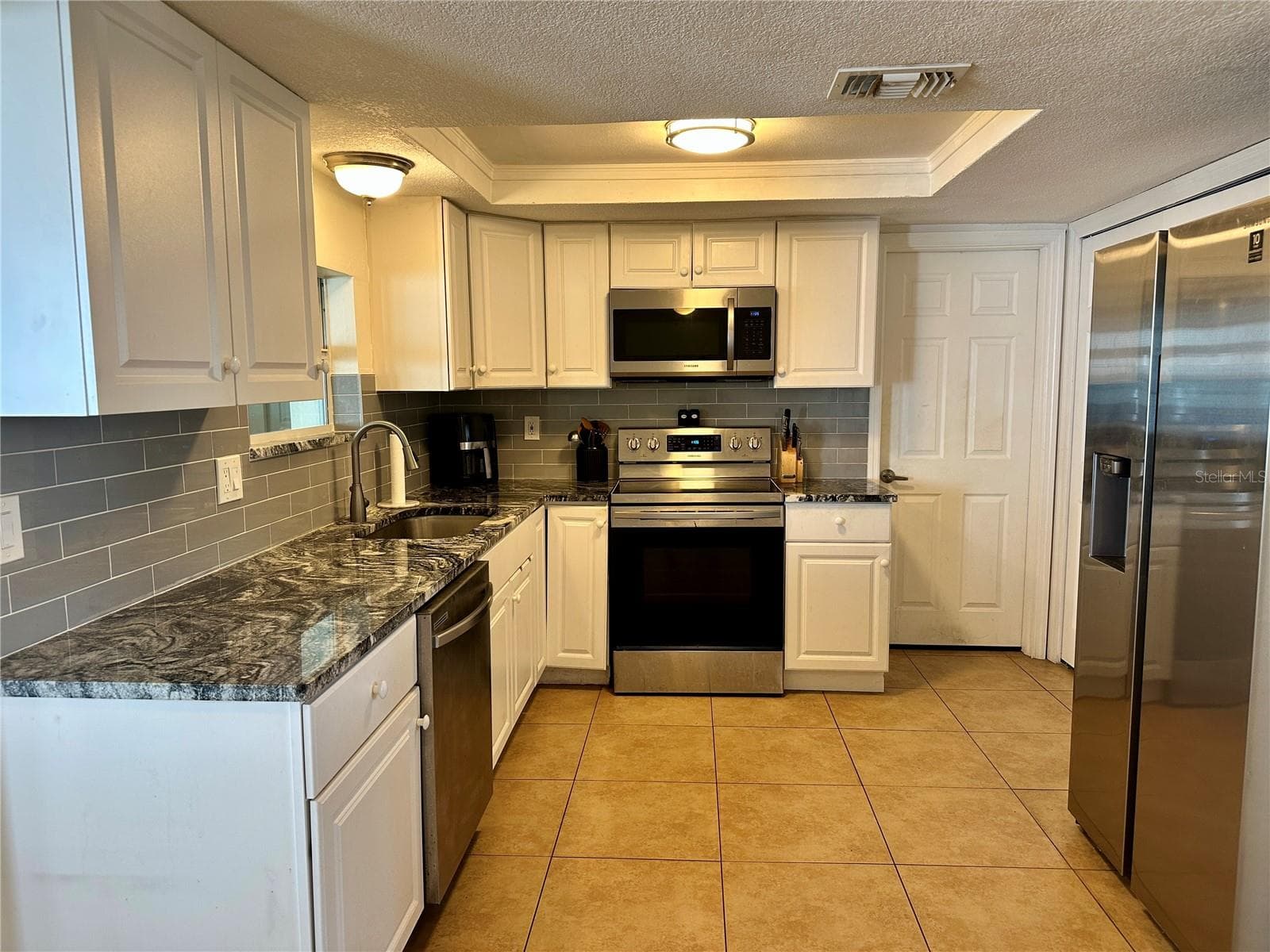 3240 Briar Cliff Dr photo 4