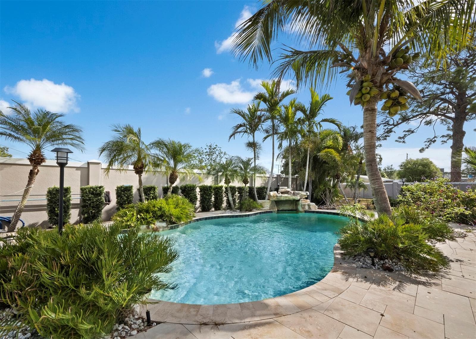 5618 Britannia Dr photo 3