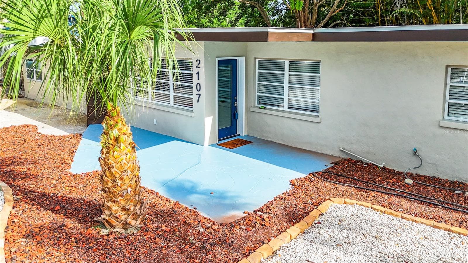 2107 Pine Ter photo 2