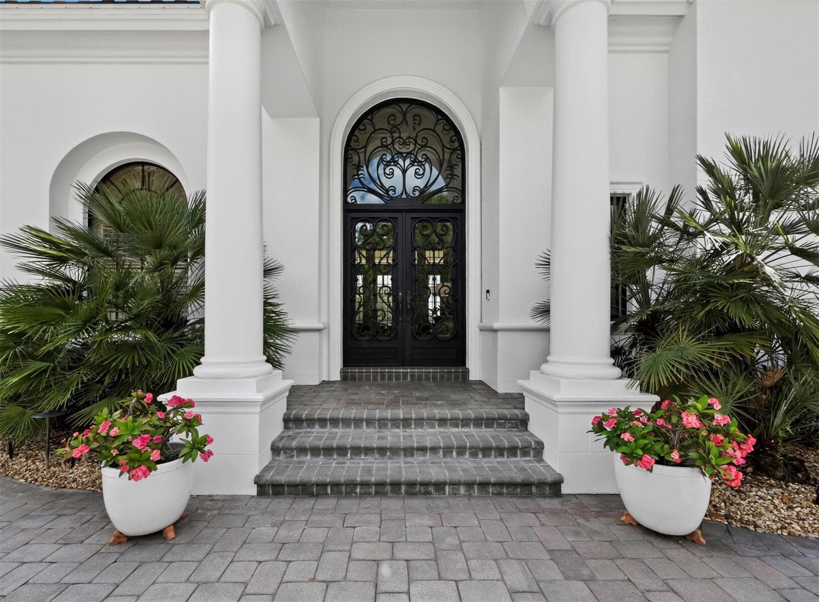 3129 Founders Club Dr photo 4