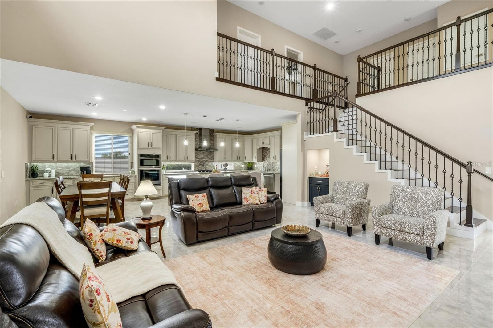 545 Gandhi Dr photo 3