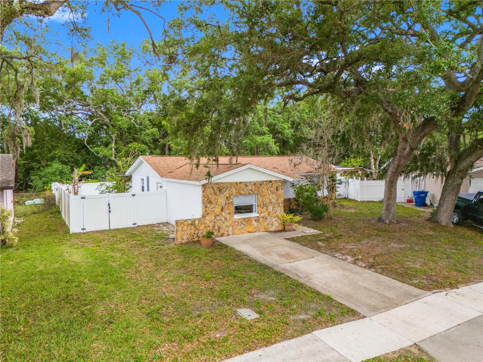 5638 146th Ter N photo 2