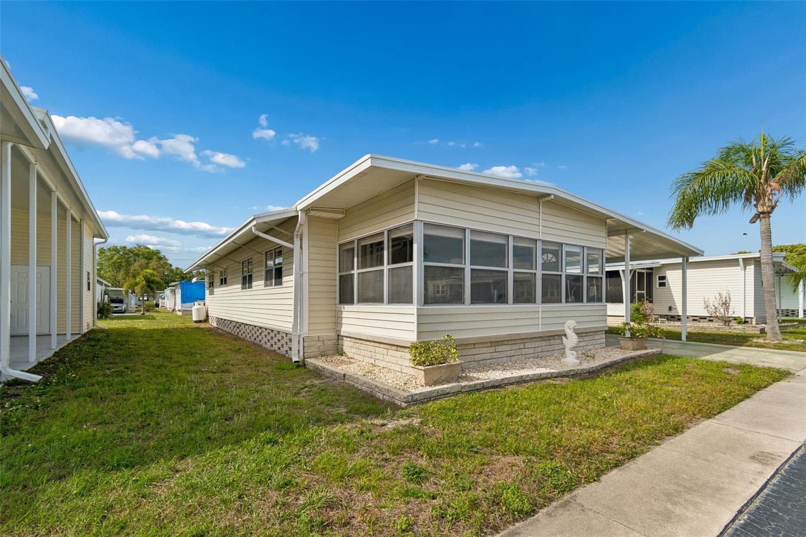 12651 Seminole Blvd #15I photo 2
