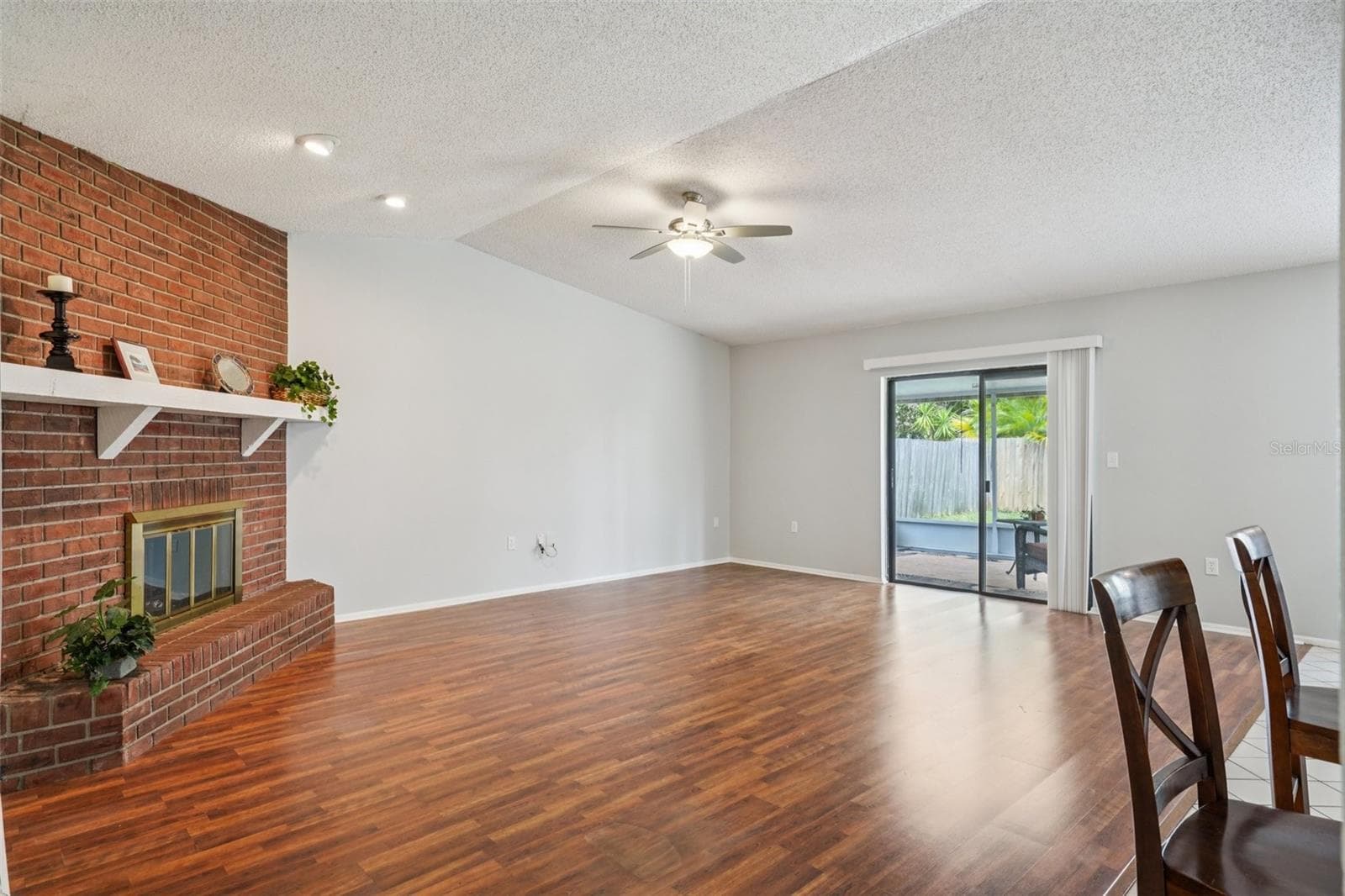 105 Lotus Cir photo 5