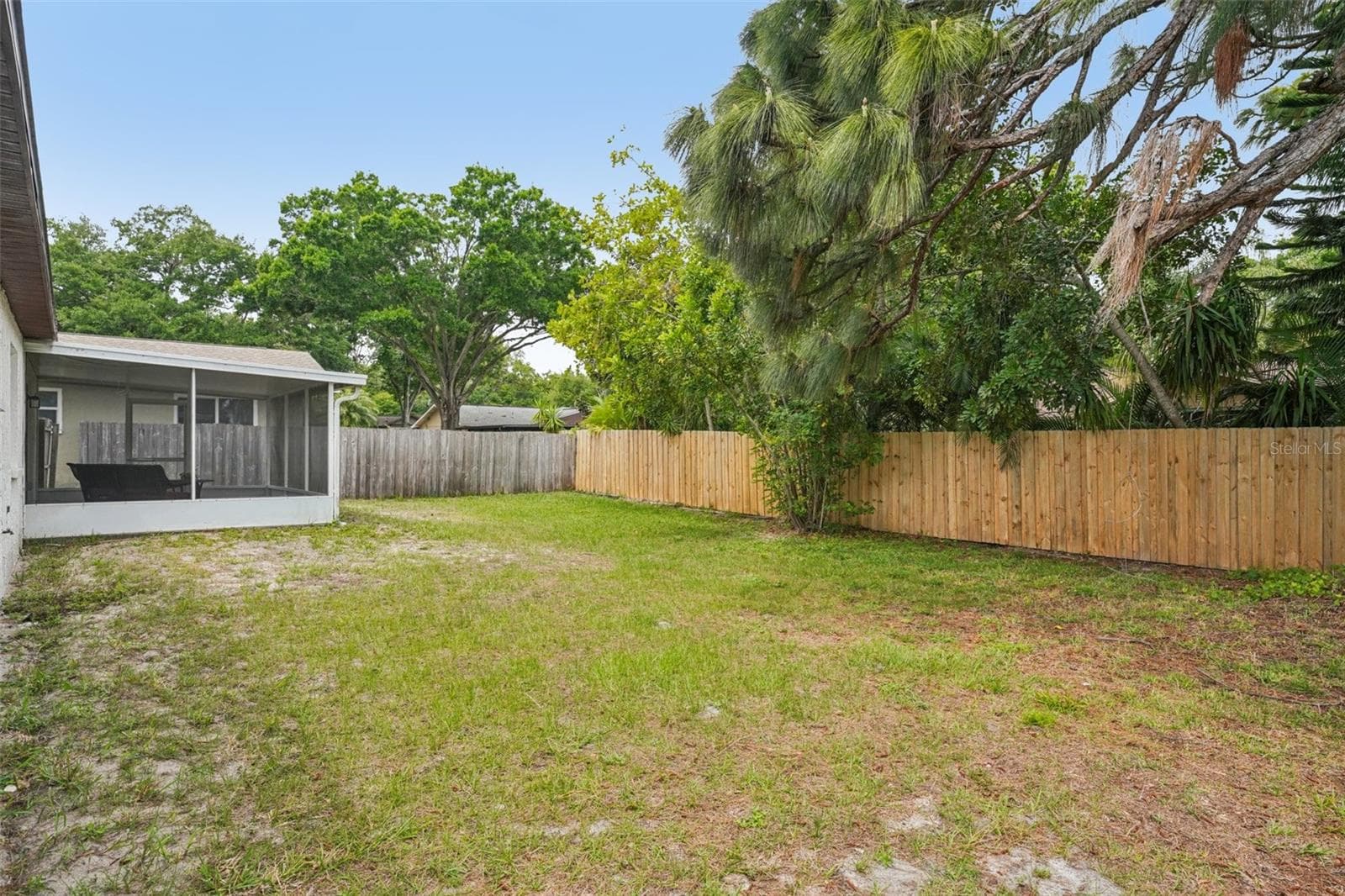 105 Lotus Cir photo 4