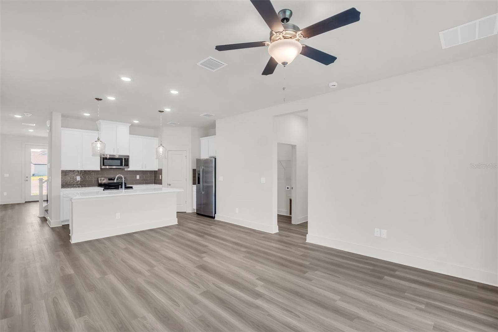 13718 Homeridge CT photo 5