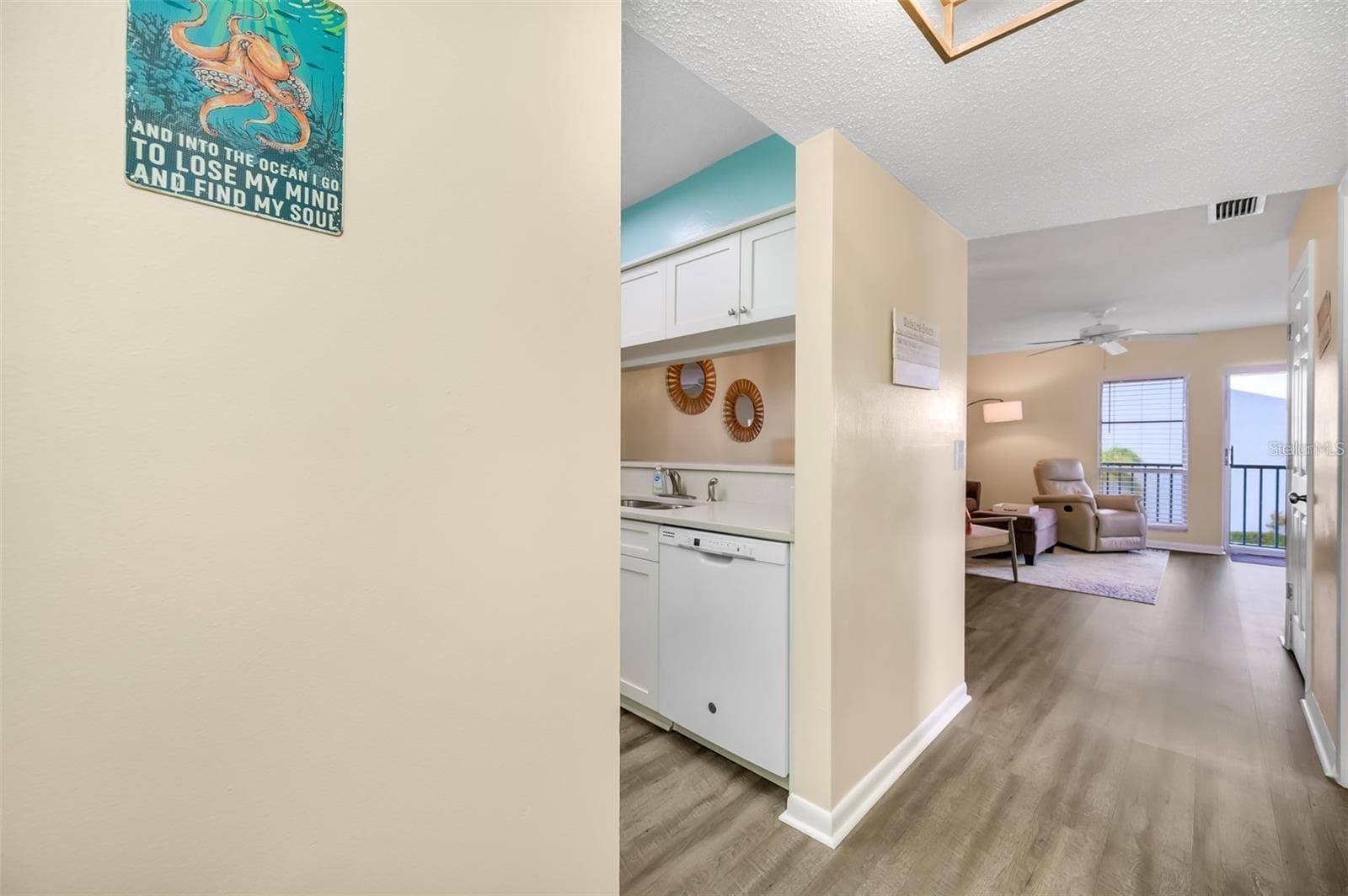 260 Medallion Blvd #F photo 2