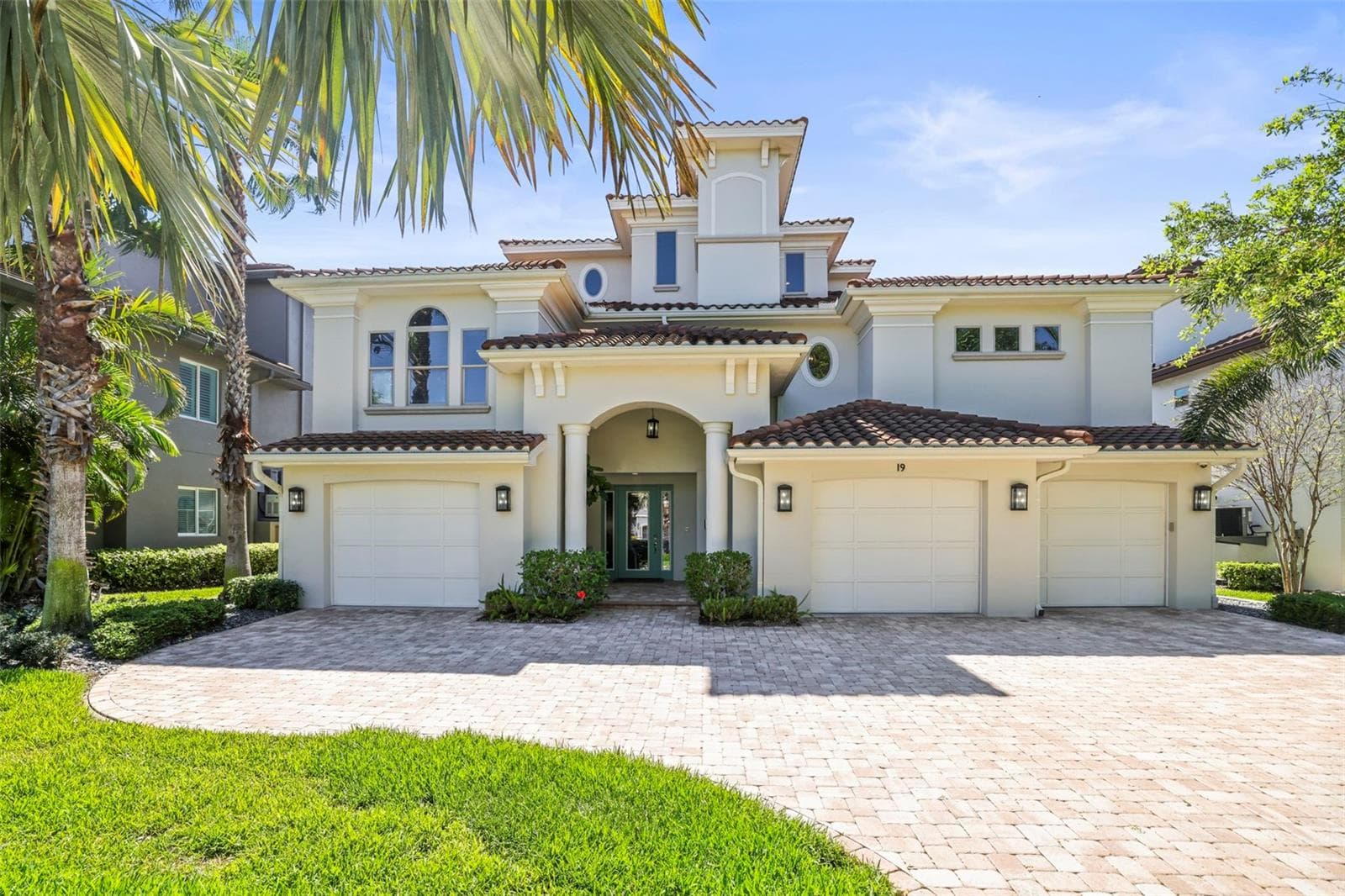 19 Bayfront CT S photo 2