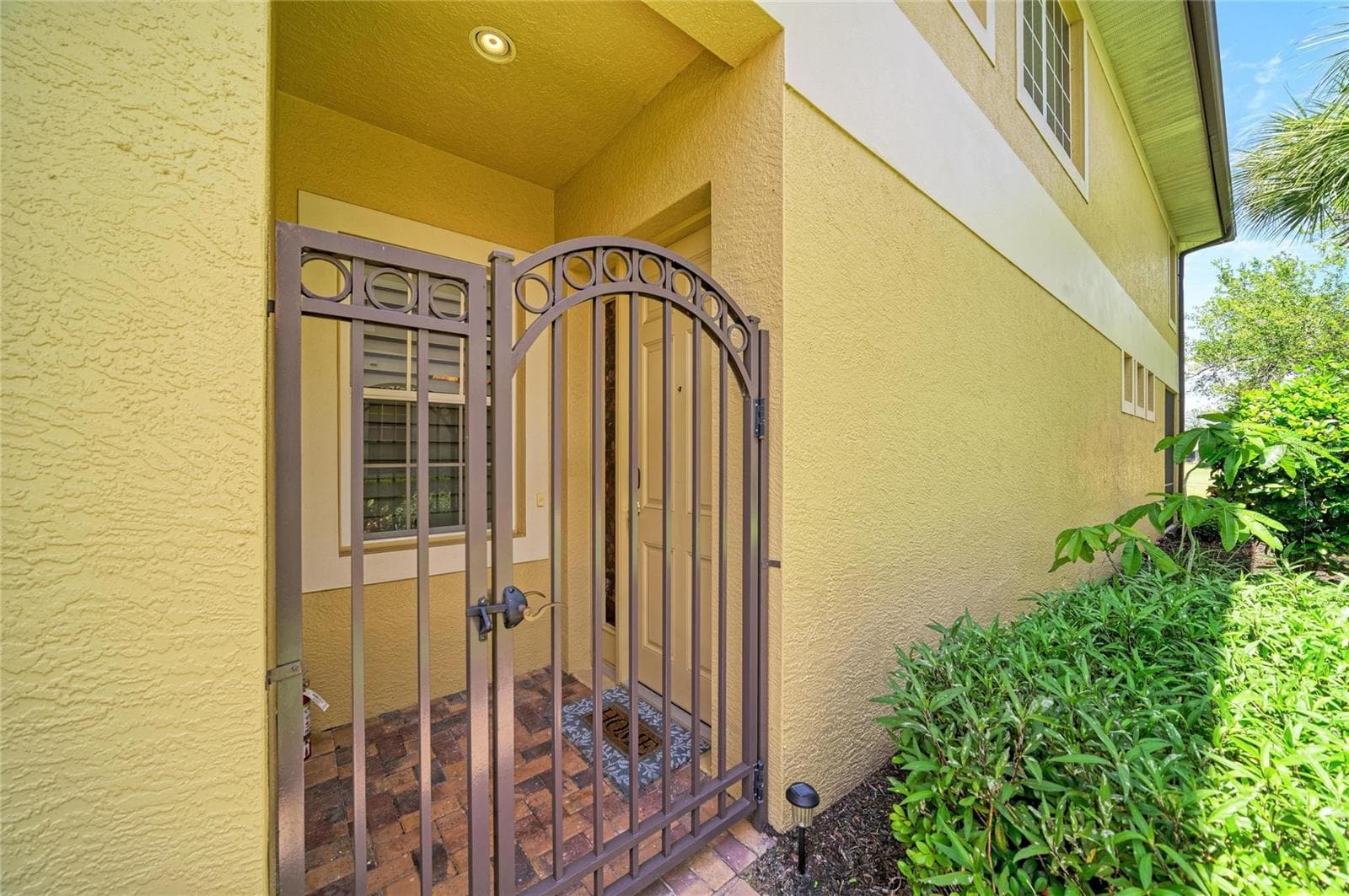 8432 Miramar Way photo 4