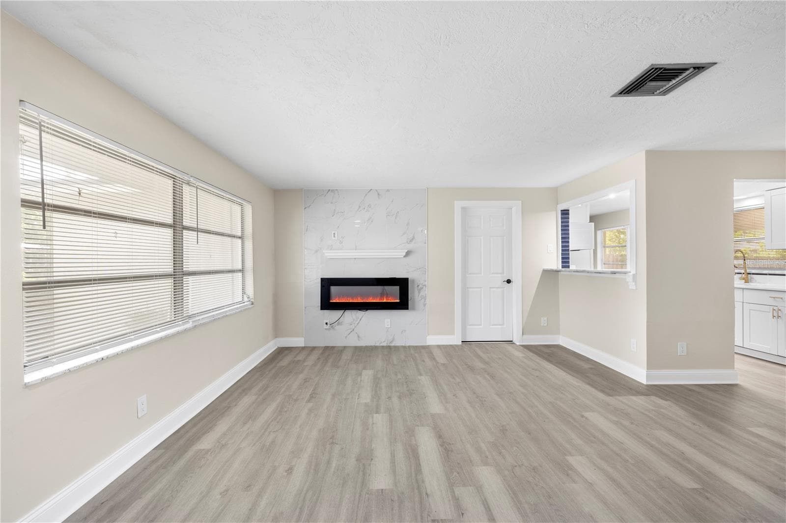 1820 Patlin Cir N photo 3