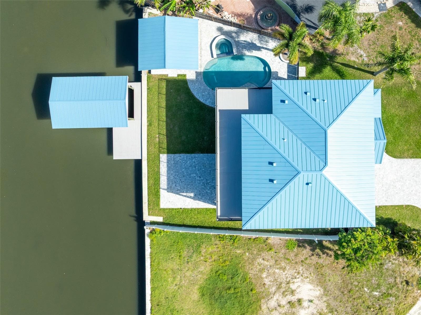 8717 Driftwood Dr photo 4