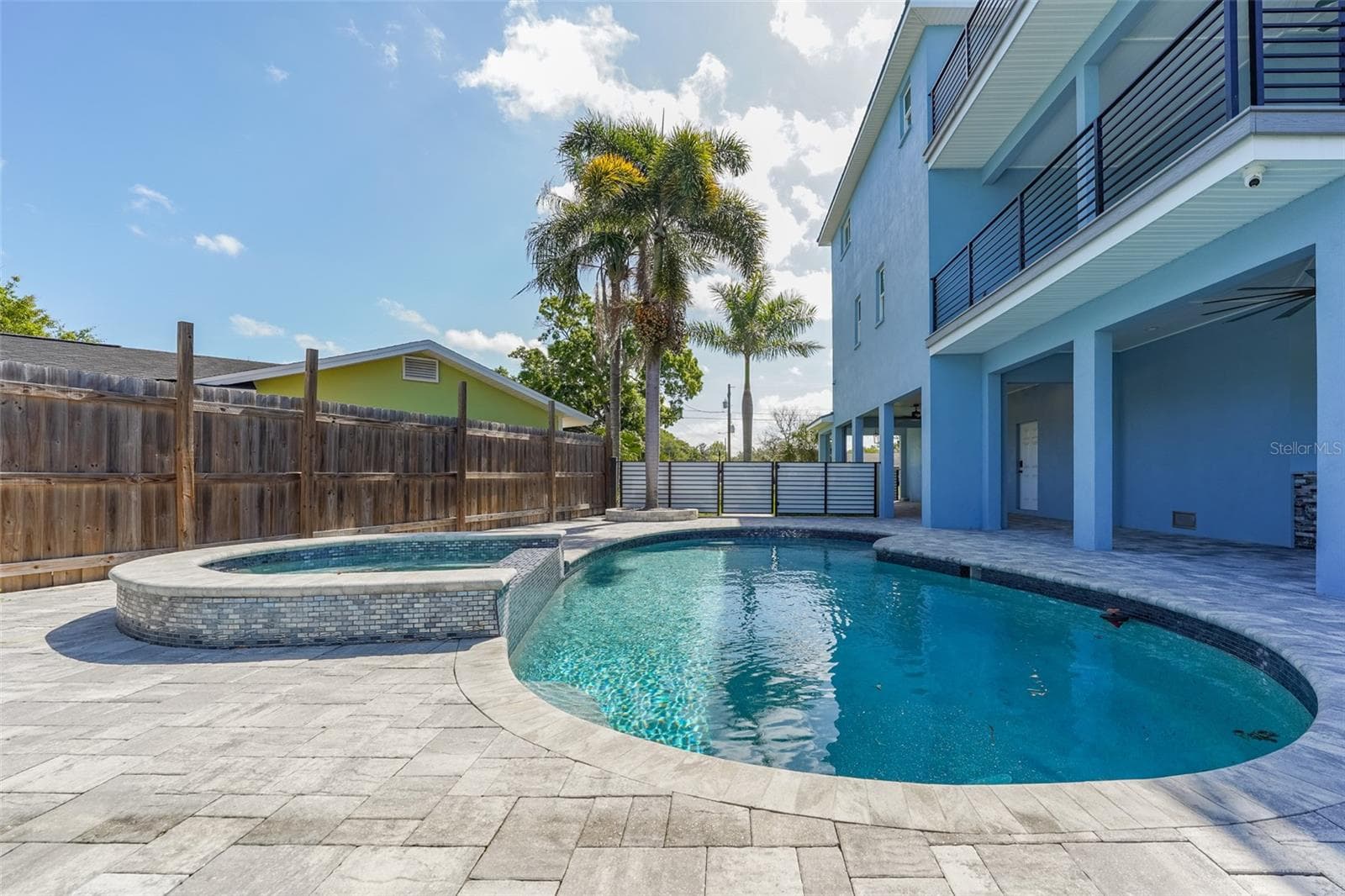 8717 Driftwood Dr photo 5