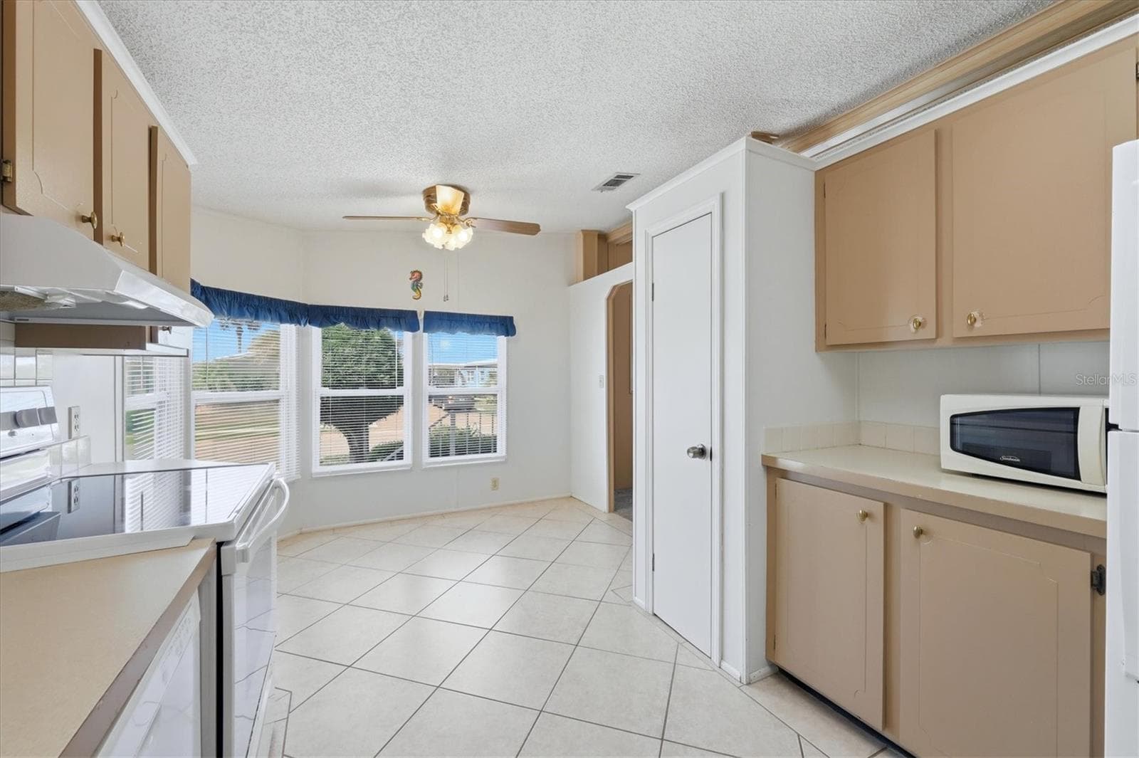 8420 Imperial Cir photo 5