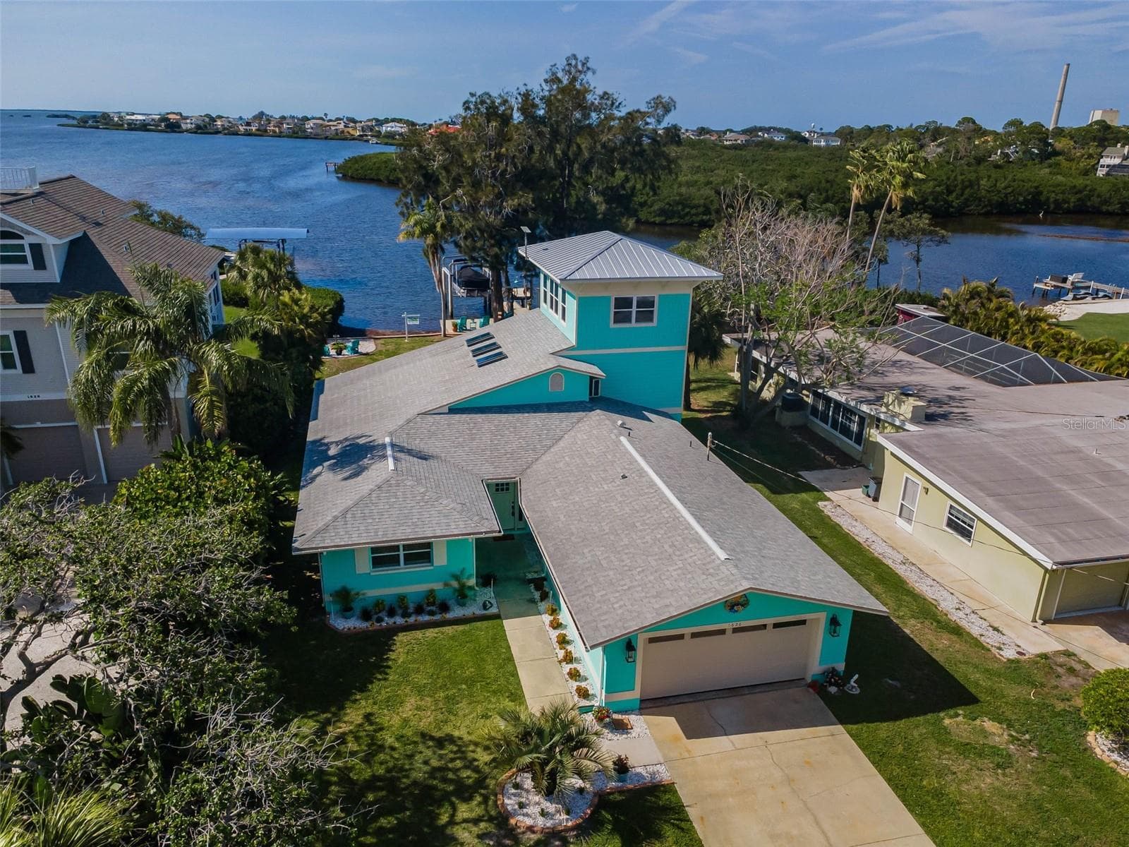 1626 Sea Breeze Dr photo 2
