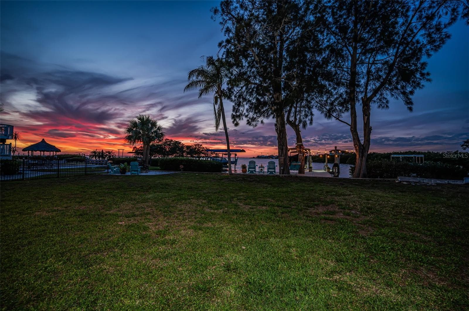 1626 Sea Breeze Dr photo 3