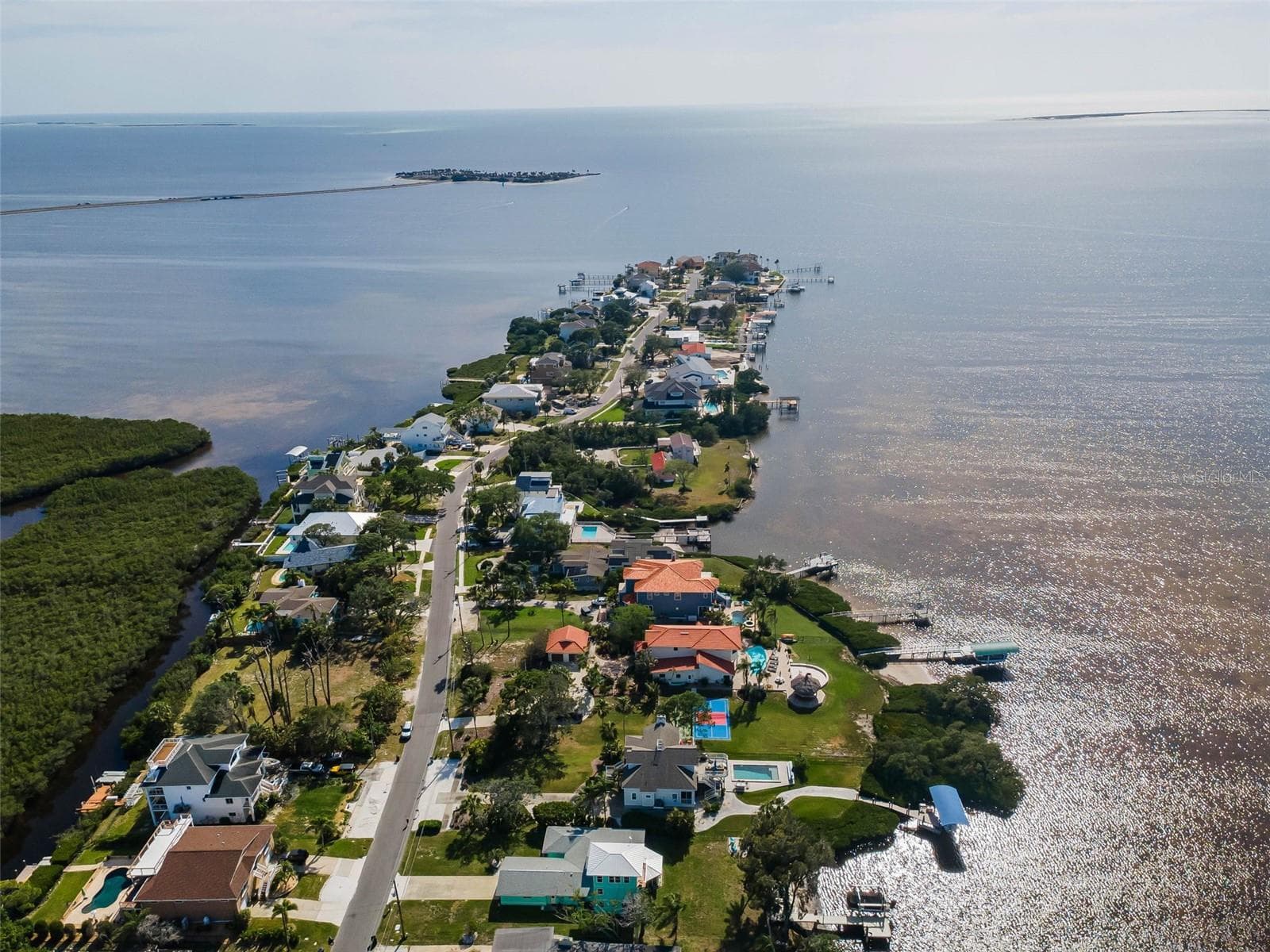 1626 Sea Breeze Dr photo 4
