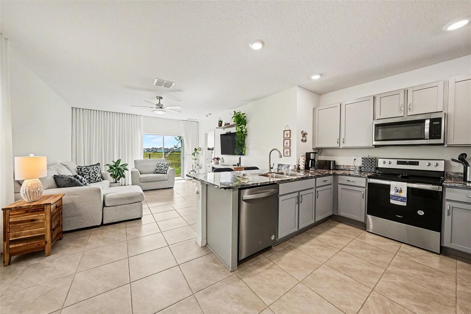 6298 Wandering Willow Dr photo 5