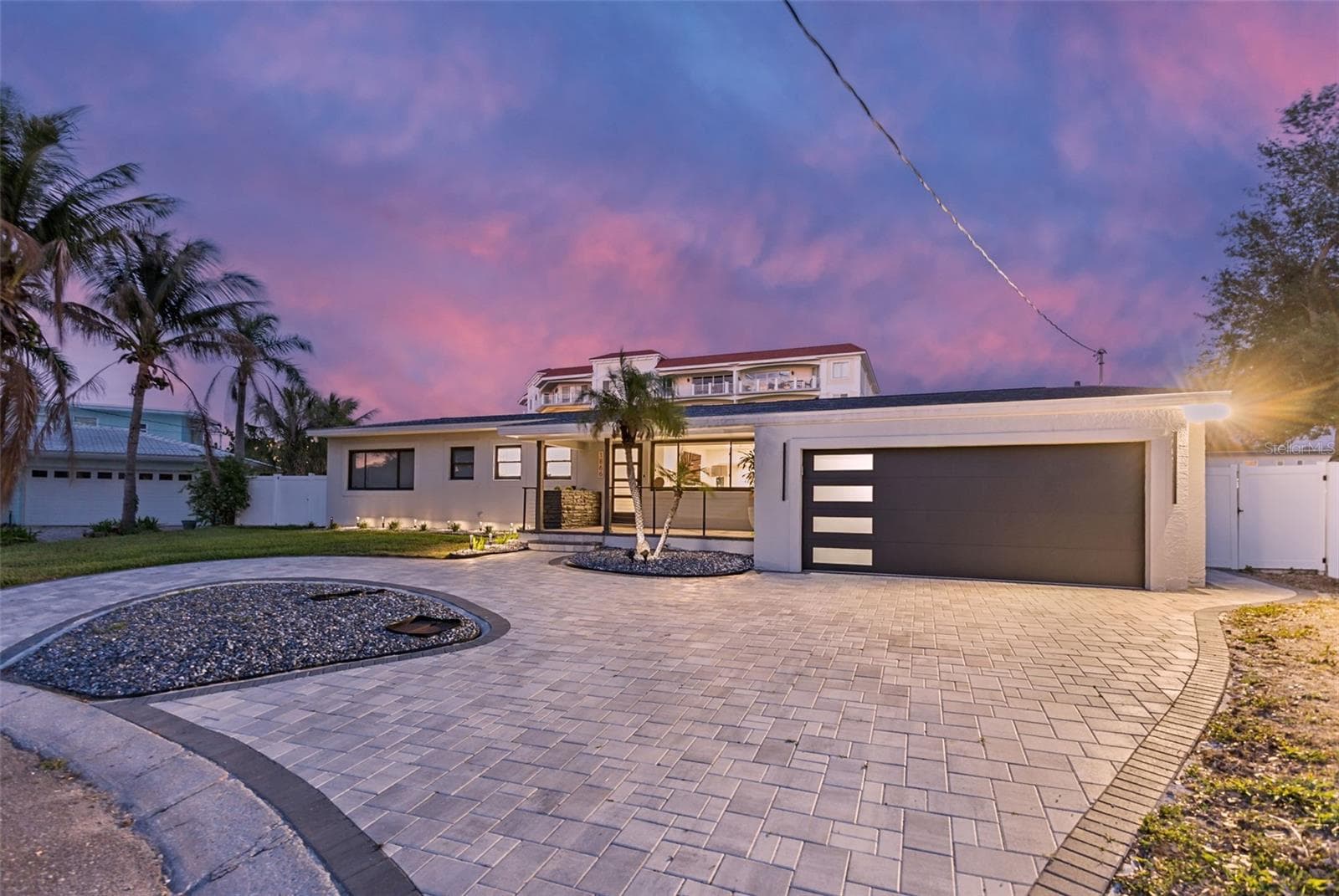1866 Venetian Point Dr photo 2
