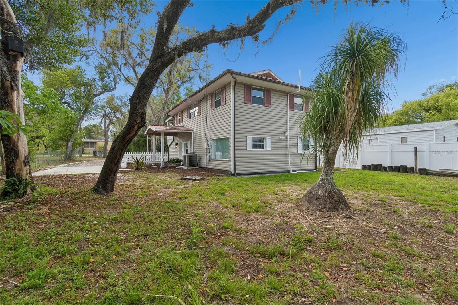 11945 Wanda Ave photo 3