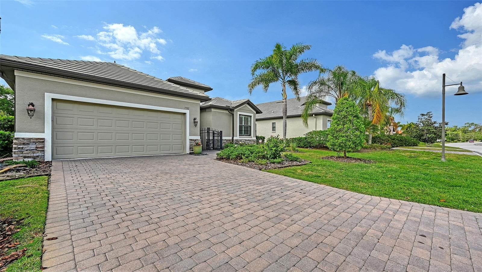 7702 Rio Bella Pl photo 4