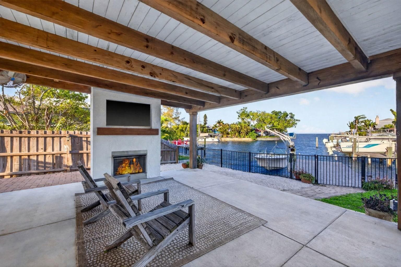 4200 Beach Dr SE photo 2