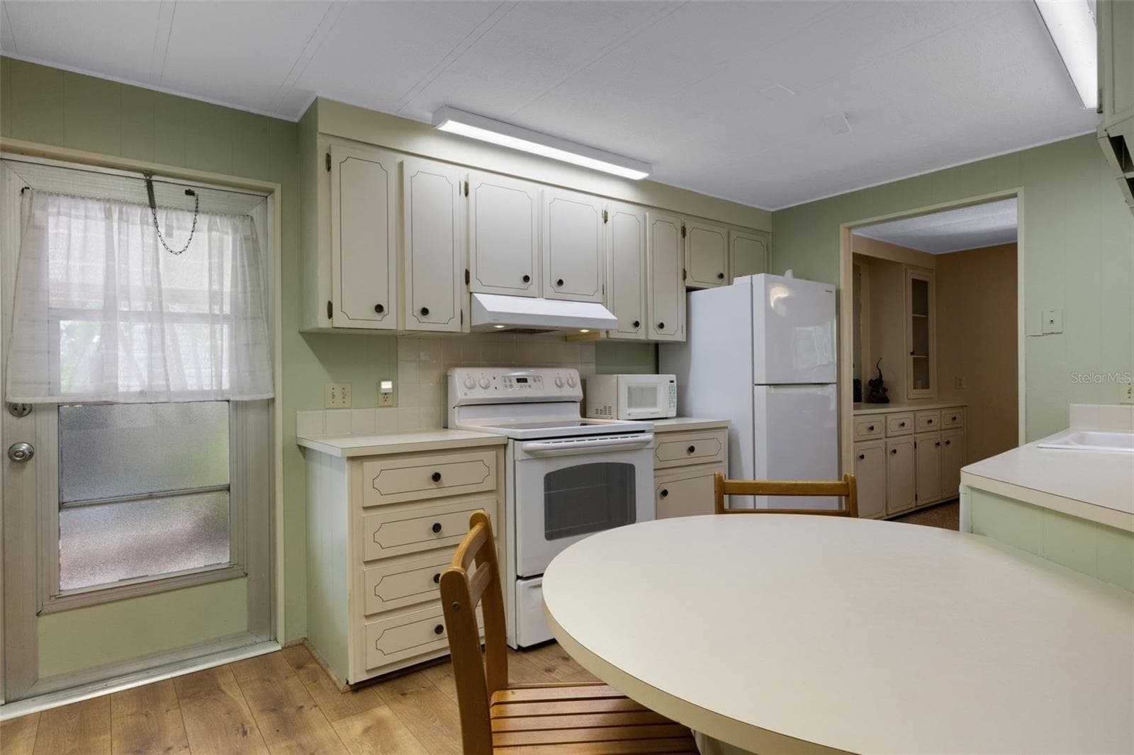 98 Cedar Elm Dr #32 photo 2