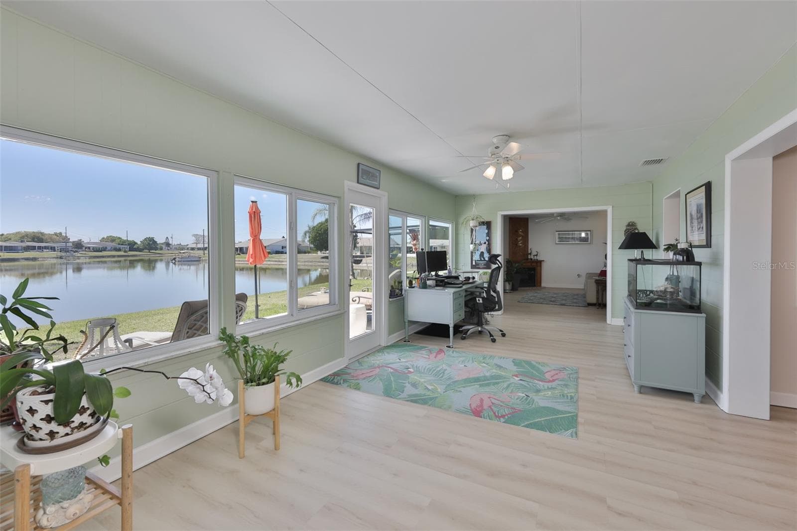 1704 Danbury Dr photo 4
