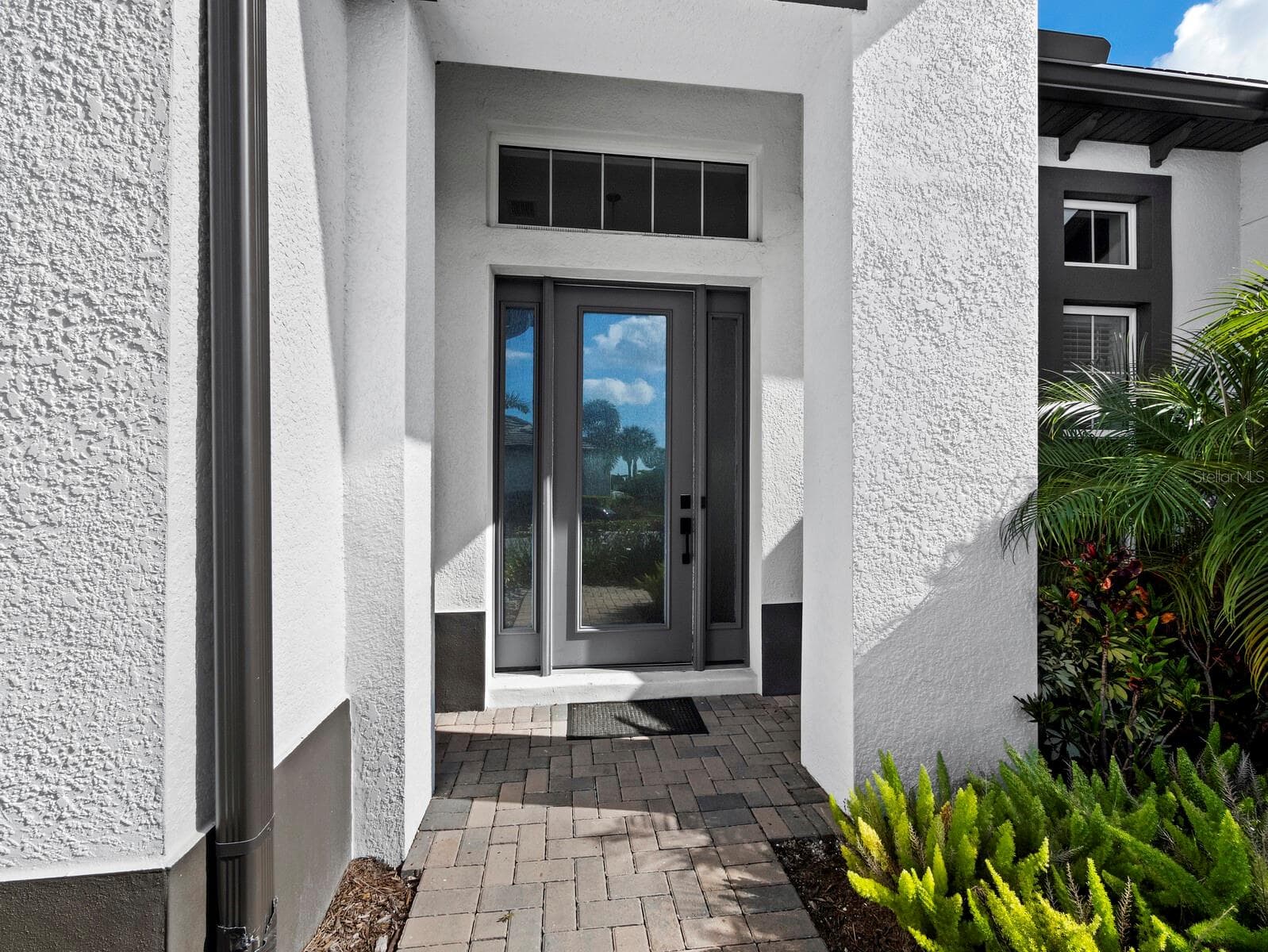 6129 Lungo Lago Dr photo 5