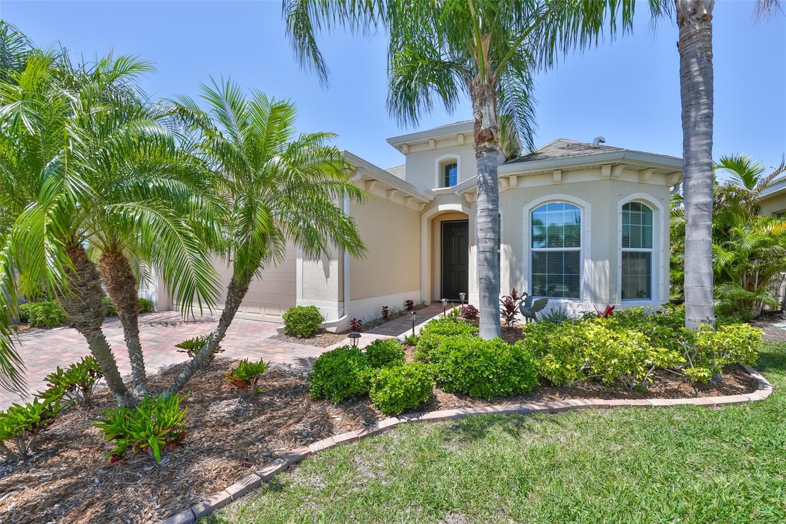 1809 Pacific Dunes Dr photo 3
