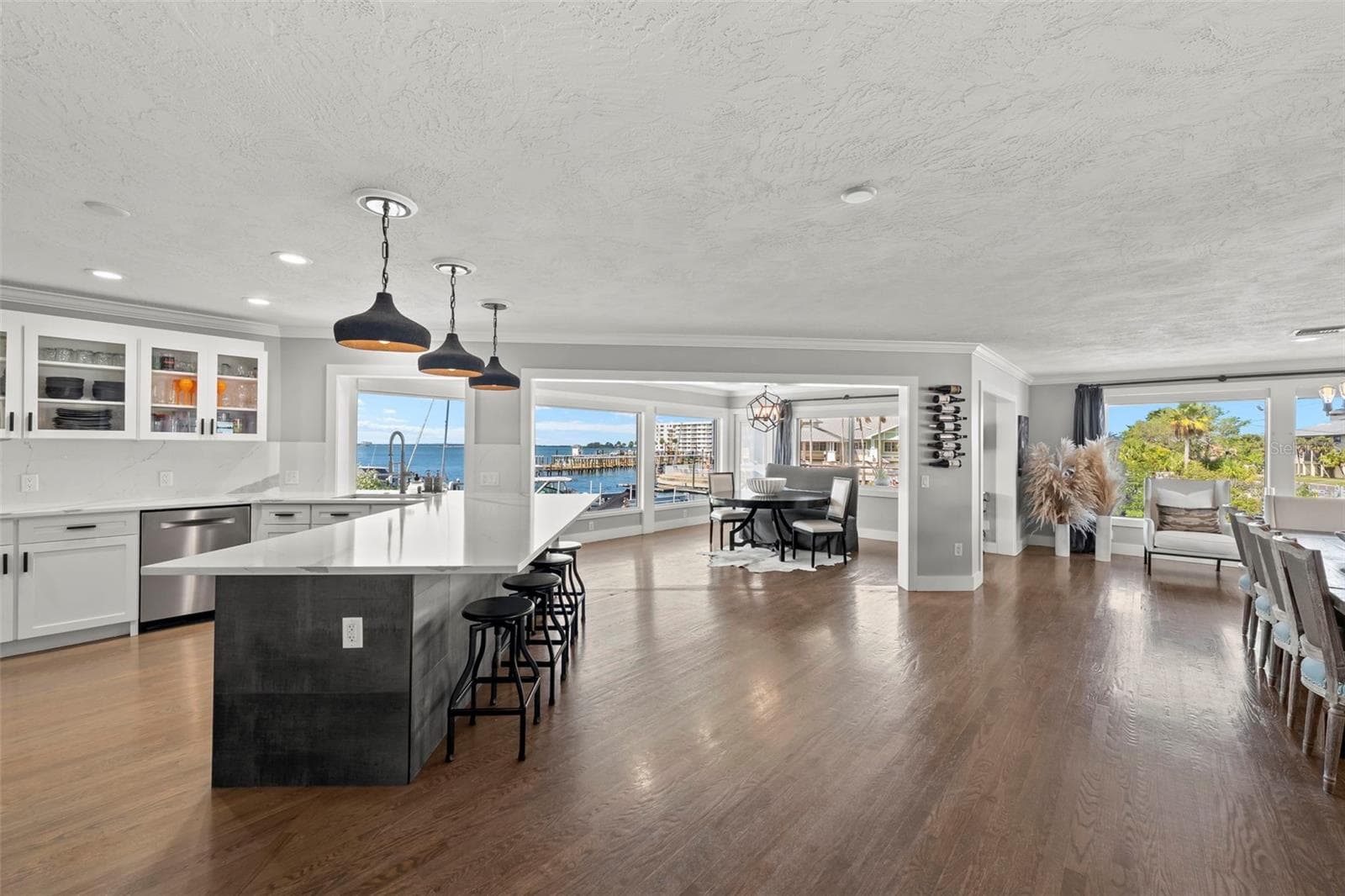 439 Causeway Blvd photo 3