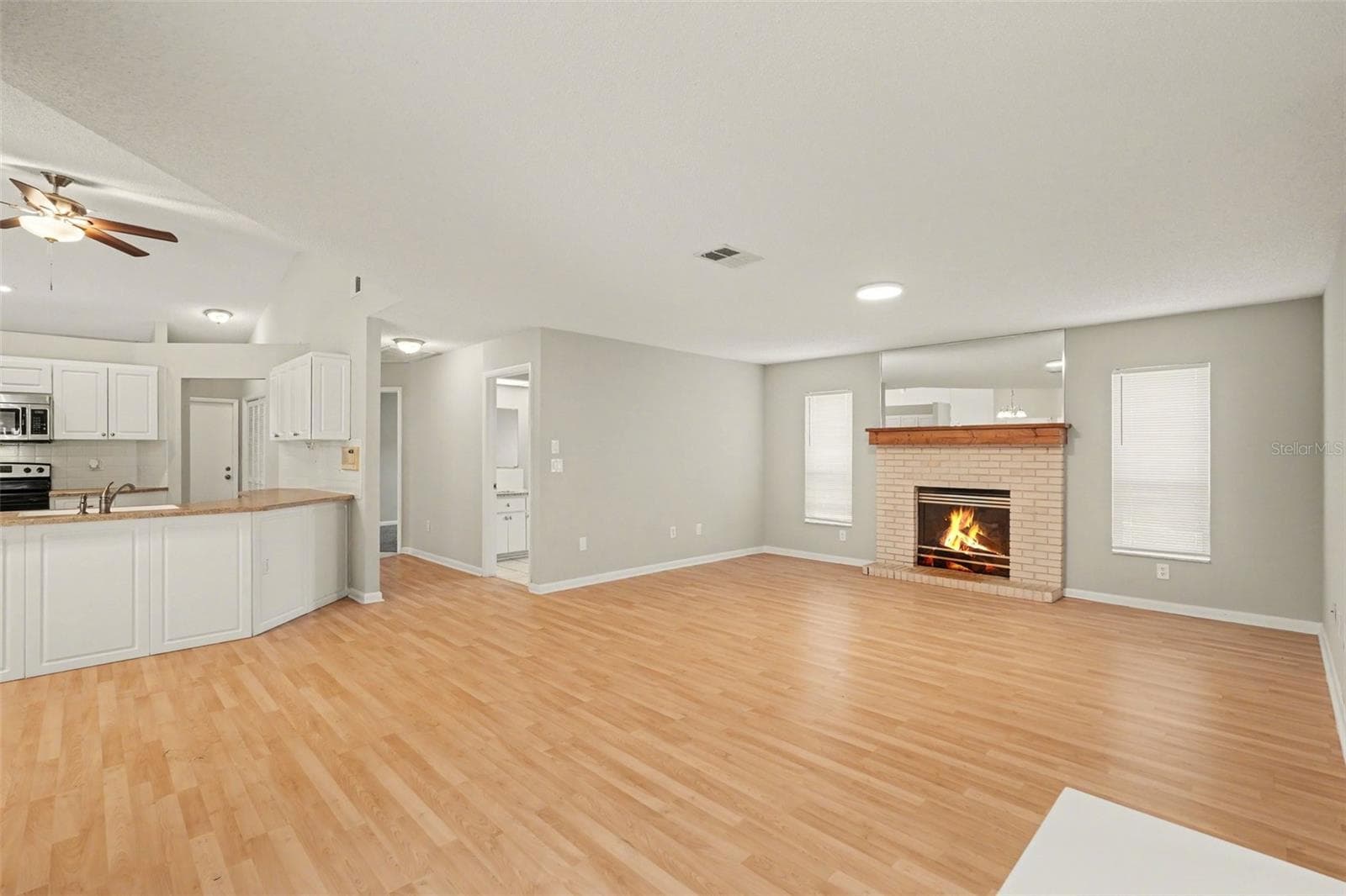 9389 Fox Hollow Ln photo 4