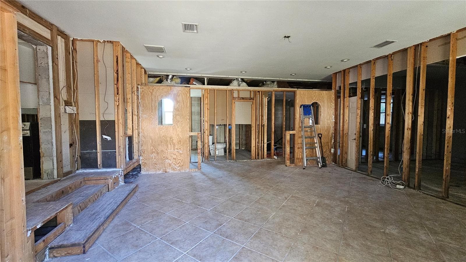 208 48th Ave N photo 3