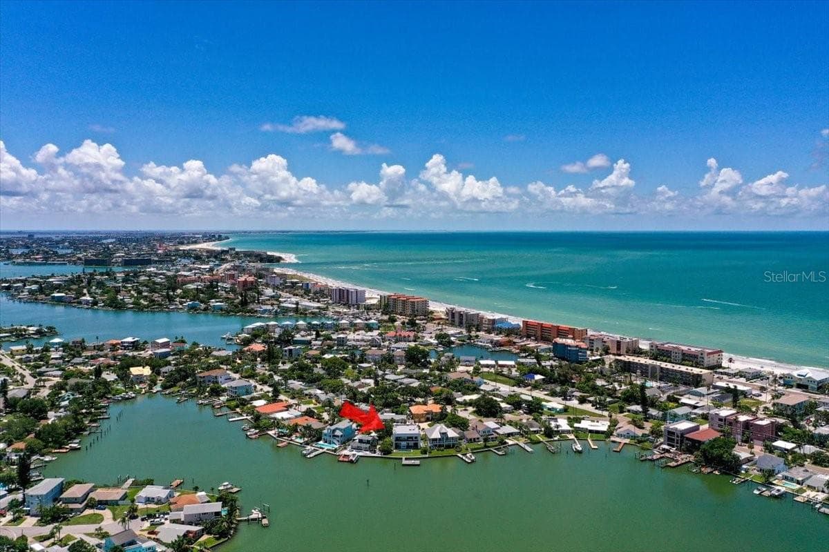 14077 N Bayshore Dr photo 2