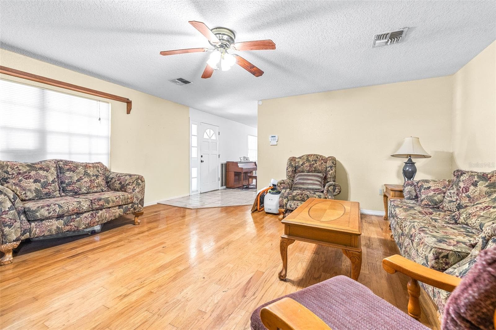 954 Odoniel Dr photo 4